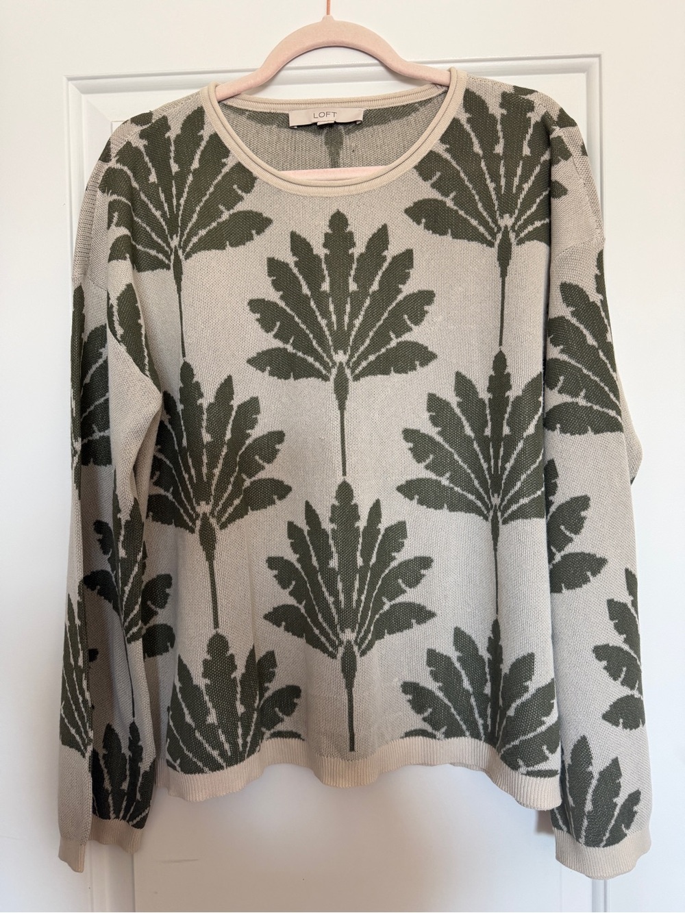 LOFT Beige Sweater with Olive Leaf Jacquard Size L